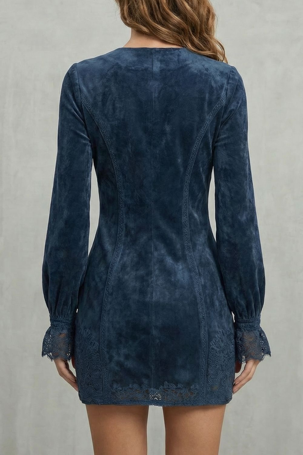 Avenelle – Mini-jurk met geborduurd detail en rits aan de voorkant