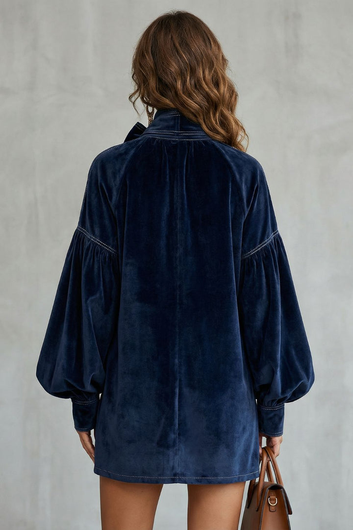 Velourine – Elegante Mini-jurk met Striknek